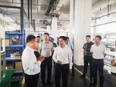 省經信廳與市經開區領導調研中航宇飛四川工廠，助力企業市場拓展與發展